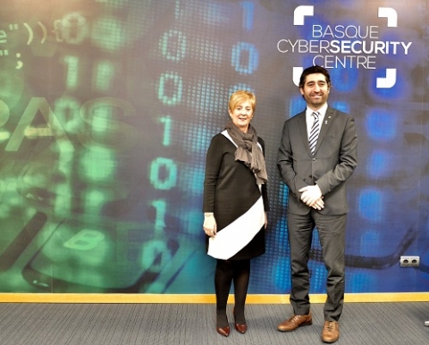 La consellera de Desenvolupament Econòmic i Infraestructures del Govern Basc, Arantxa Tapia, i conseller de Polítiques Digitals i Administració Pública, Jordi Puigneró