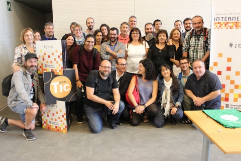Foto de grup dels dinamitzadors/ores que van participar en la JdIS 2017
