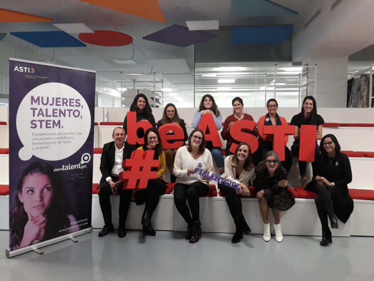 Coordinadoras STEM Talent Girl Coordinadoras STEM Talent Girl