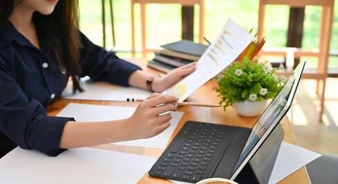 Programa de beques de la BDT  Programa de beques de la BDT