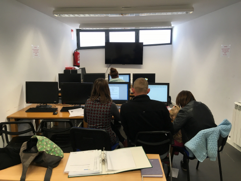 Fotografia d'una sessió formativa del Punt TIC de l'Alta Ribagorça