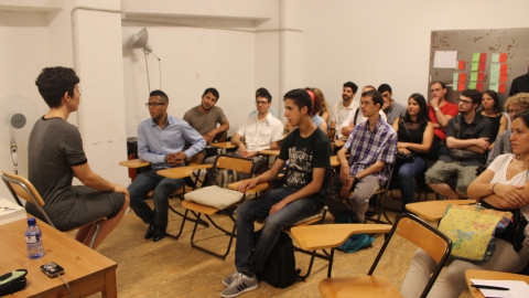 Alumnes del Fit4Jobs visitant un espai de coworking