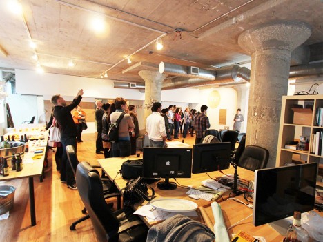 Fotografia de la trobada Coop, Chicago, que il·lustra la notícia de Deskmag