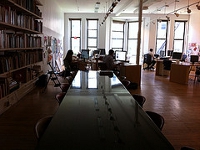 Oficina de coworking. Autoria: Lindsay Kinkade. Obra CC by-nc