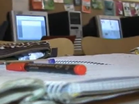 Llibretes_davant_els ordinadors_a_l'Òmnia_Verdum