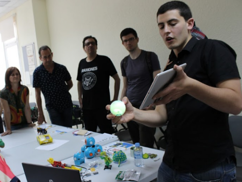 Pau Nin a la VI Jornada Punt TIC i Presó: Créixer amb robots Pau Nin a la VI Jornada Punt TIC i Presó: Créixer amb robots