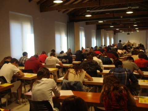 Foto de l'examen de selectivitat a l'Alt Urgell Foto de l'examen de selectivitat a l'Alt Urgell