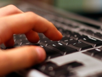 Fent servir el teclat. Imatge de Citilab Fent servir el teclat. Imatge de Citilab