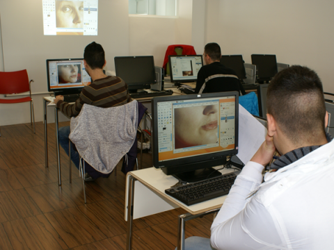 Aula de formació de la Biblioteca Trinitari Fabregat Aula de formació de la Biblioteca Trinitari Fabregat