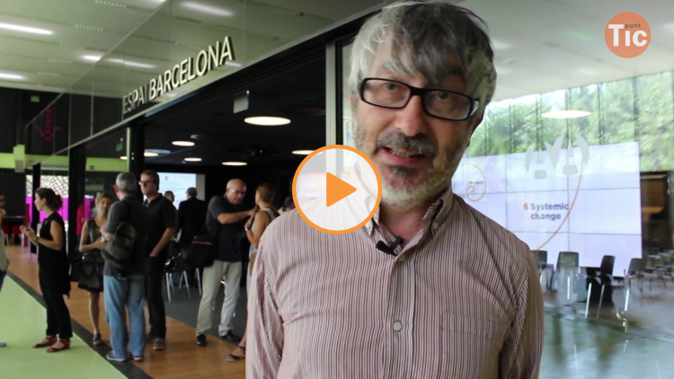 Embedded thumbnail for ¿Qué es la innovación social digital? Los y las expertas responden (1/2)