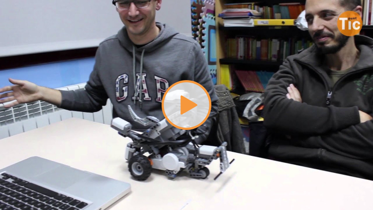 Embedded thumbnail for Reviu la trobada de Robòtica Creativa en vídeo! 